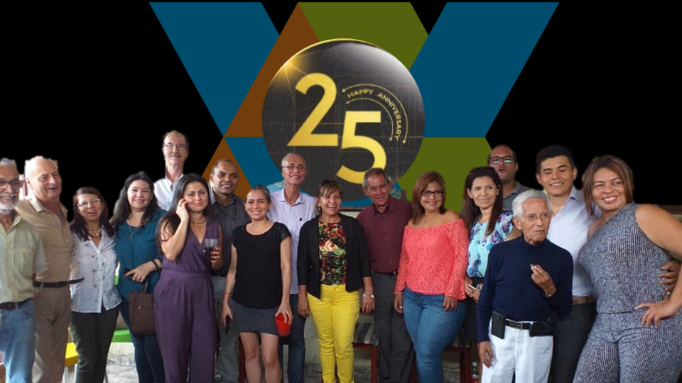 Foto grupal de miembros Asociuven