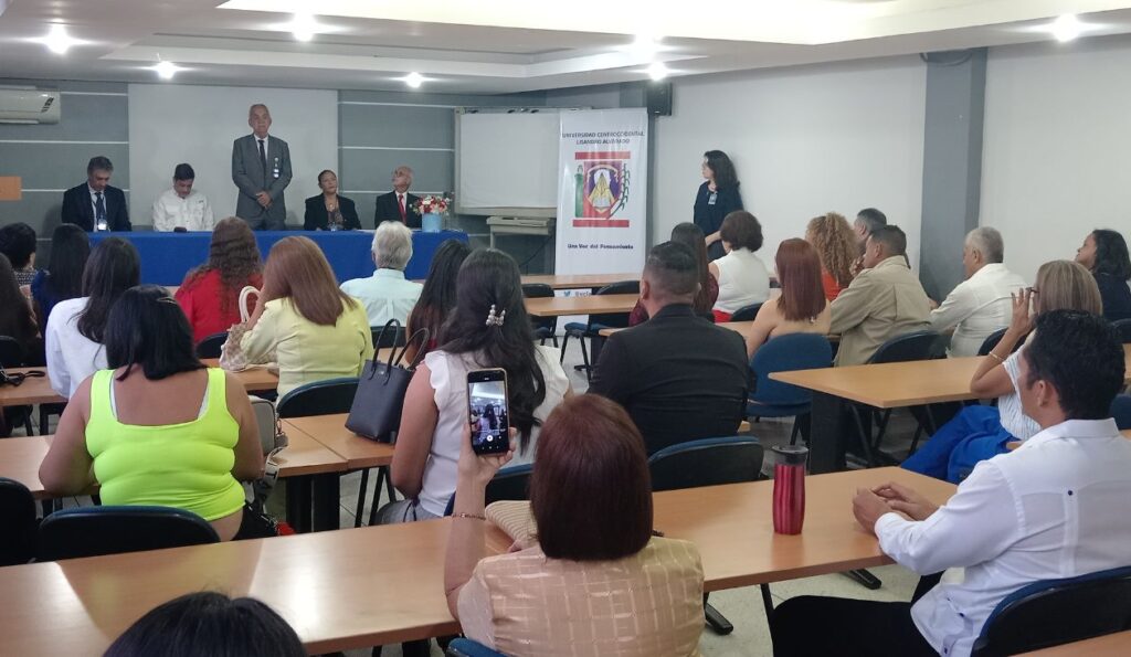 asociuven-entrega de certificados.jpg