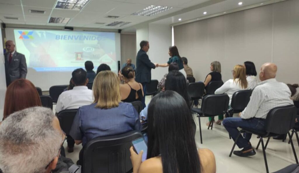 diplomado asociuven.jpg